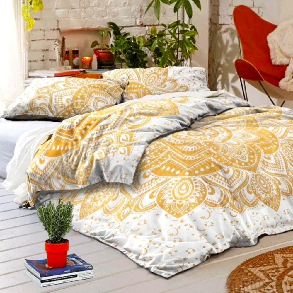 Queen size duvet cover w pillow cases